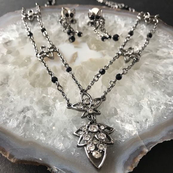 Swarovski Crystal Set Black Flower Necklace Silver Clip On Earrings Goth - Picture 3 of 9